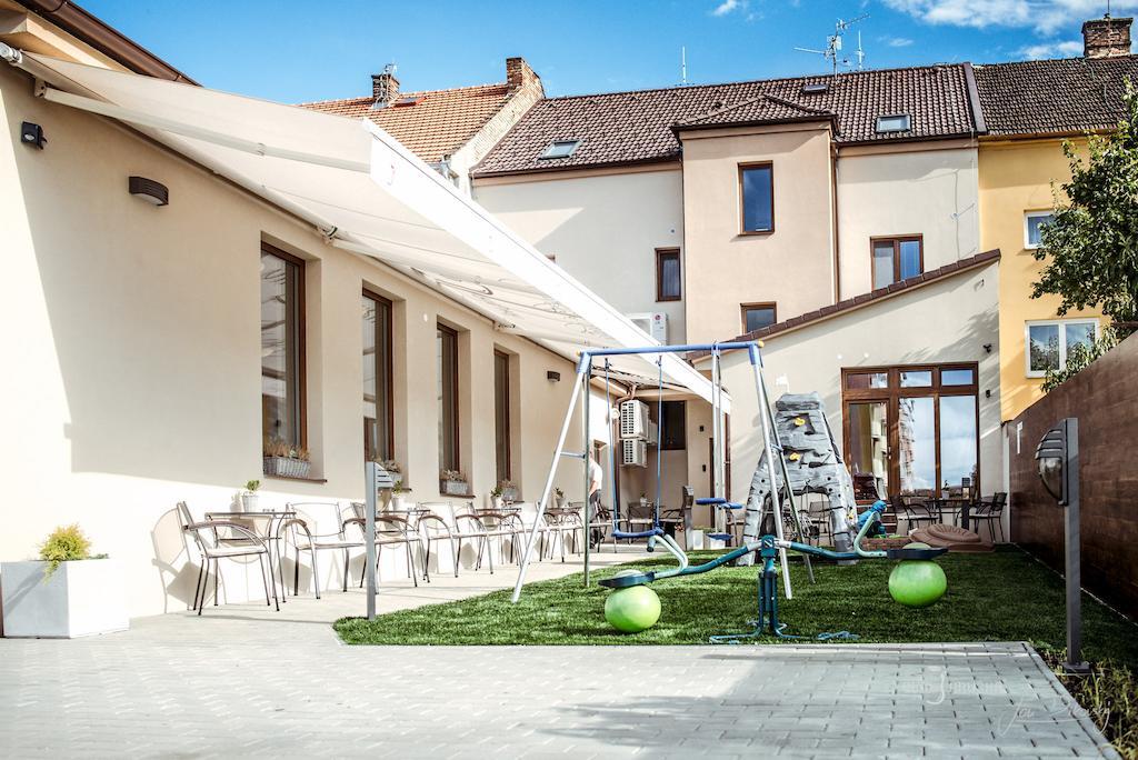 Penzion Vino Hruska Veselí nad Moravou Buitenkant foto