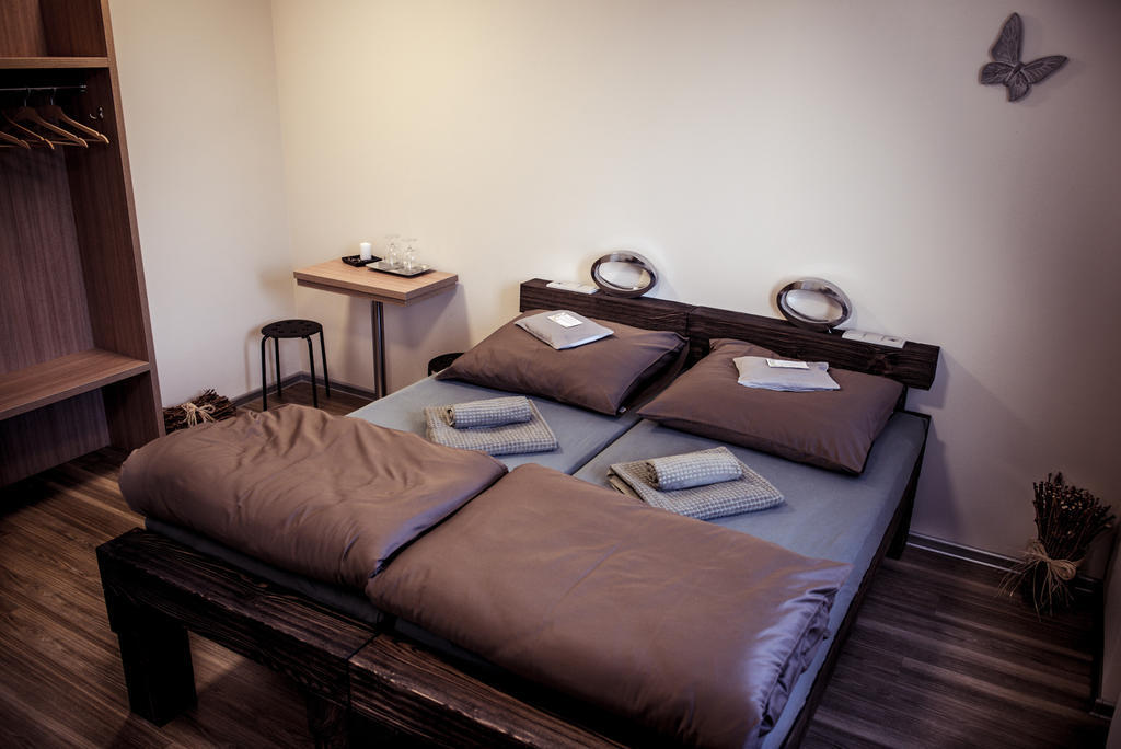 Penzion Vino Hruska Veselí nad Moravou Kamer foto